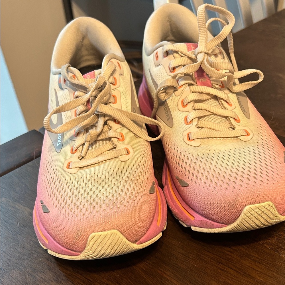 Brooks Ghost 15 Pink and Cream Running Shoes
